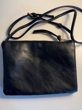 NWOT Joy Susan - Liv Multi Pocket Crossbody - Black